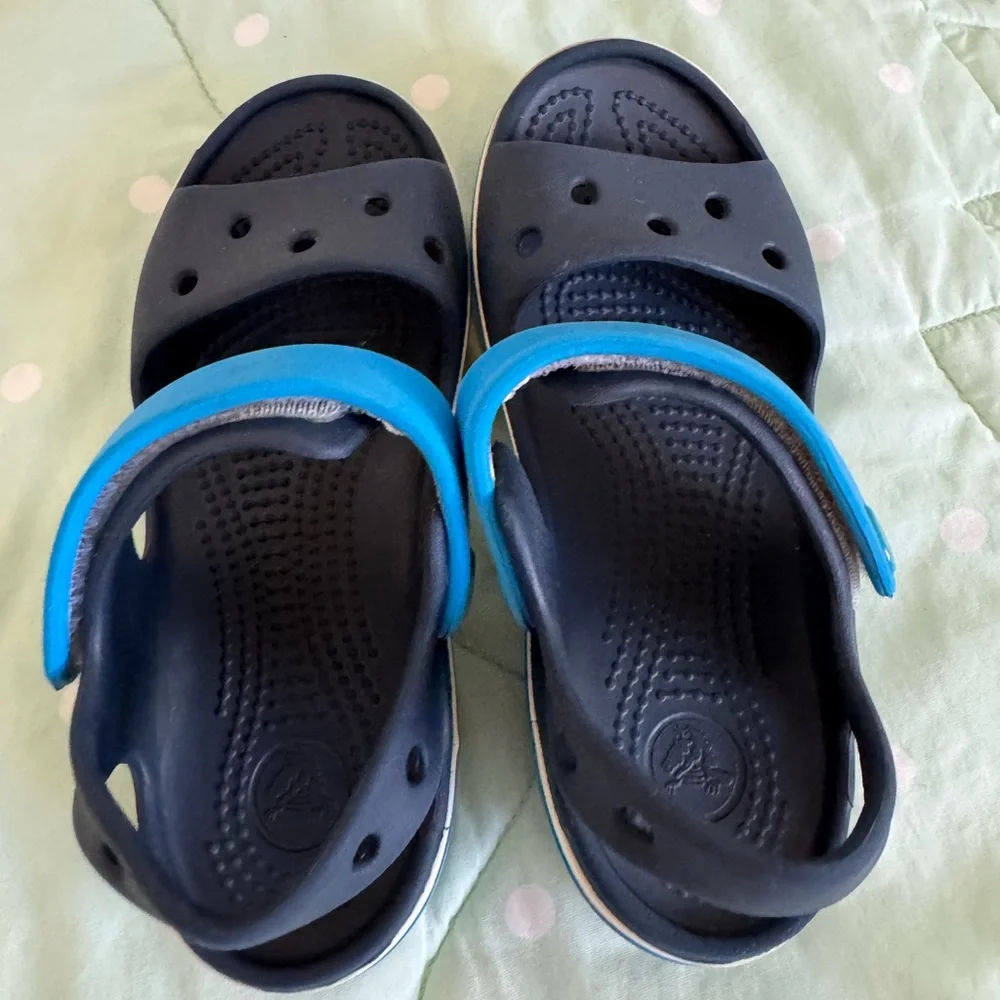 CROCS Kids Navy and Aqua Sandals size 11